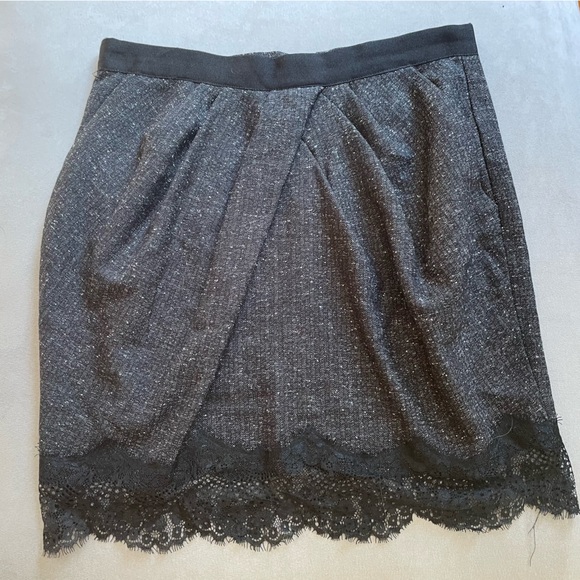 Jessica Simpson Grey and Black Lace Tulip style Skirt - Picture 1 of 5